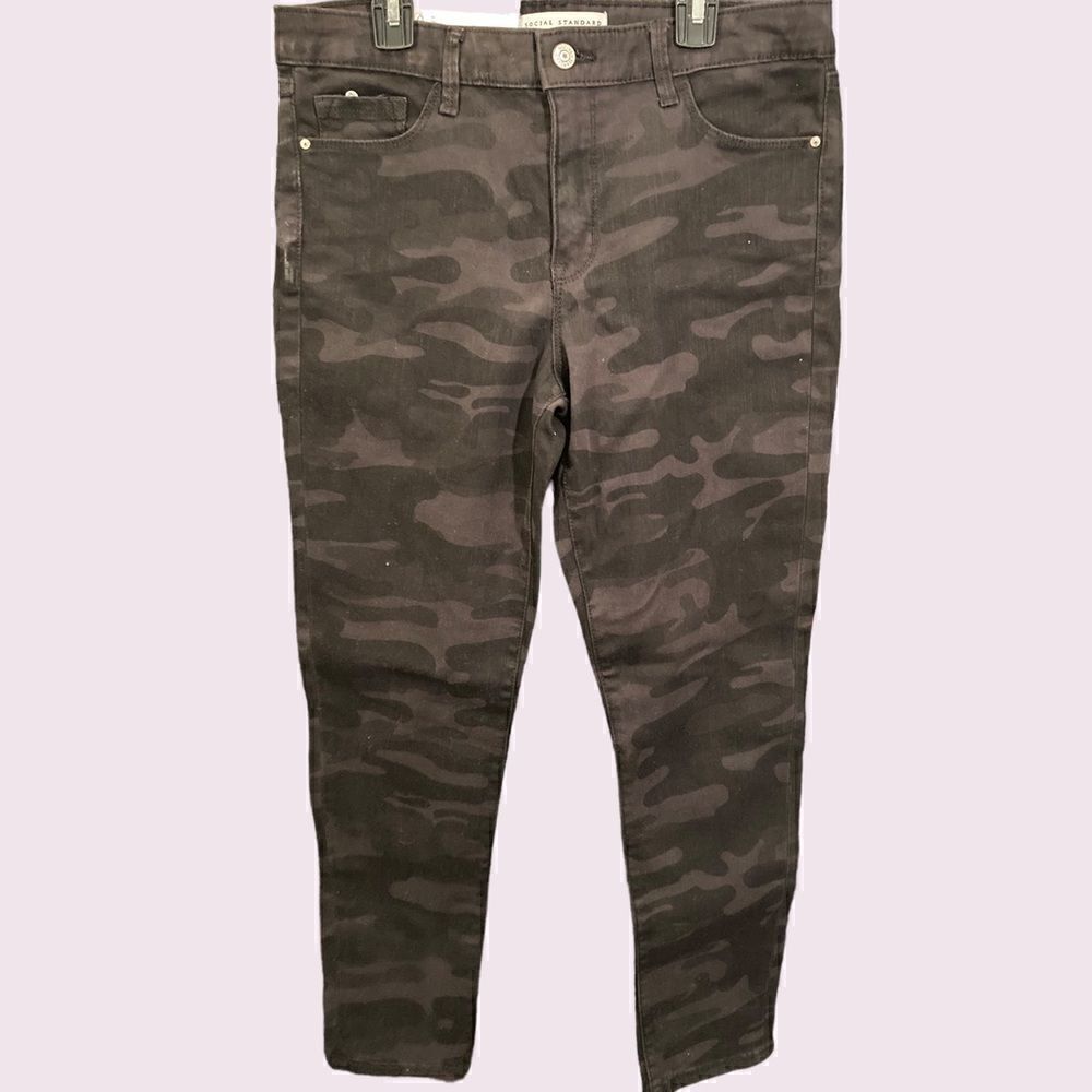 Social Standards by Sanctuary Grey and Black Camo Pants